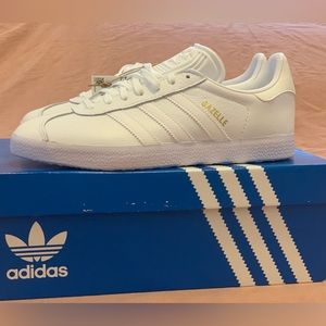 adidas Originals Gazelle Trainers. Triple White/Gold